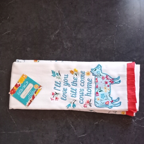 The Pioneer Woman Kitchen Pioneer Woman Set Of 2 Dish Towels Poshmark
